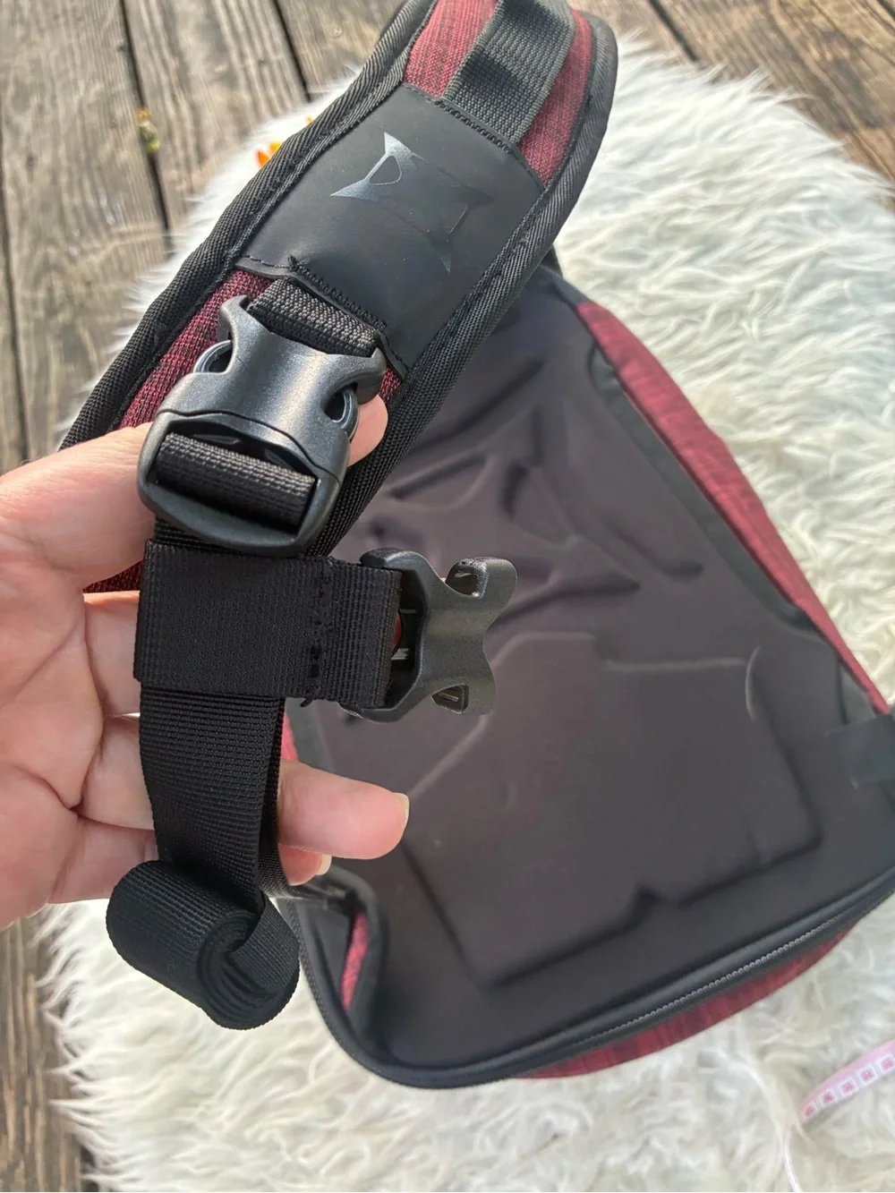 Vertx compact maroon